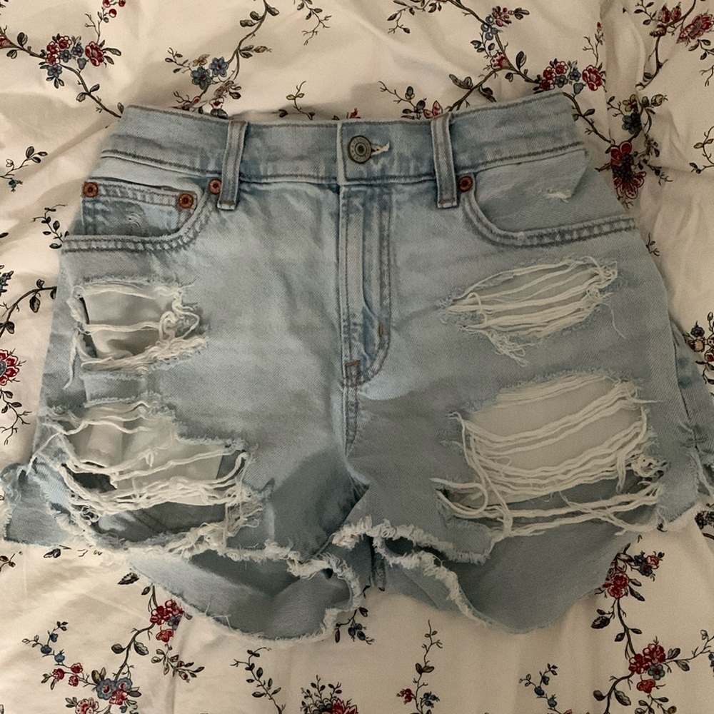 american eagle ripped denim shorts